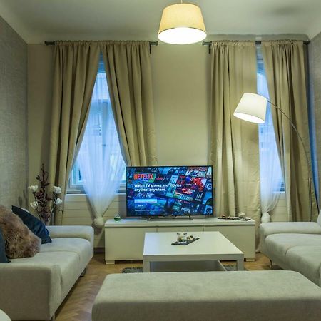 Exclusive 3 Bedroom Top-Notch Flat, Great Location Prague Exterior photo