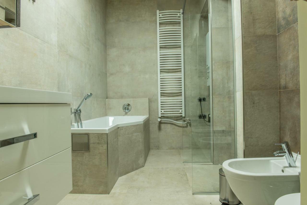 Exclusive 3 Bedroom Top-Notch Flat, Great Location Prague Exterior photo