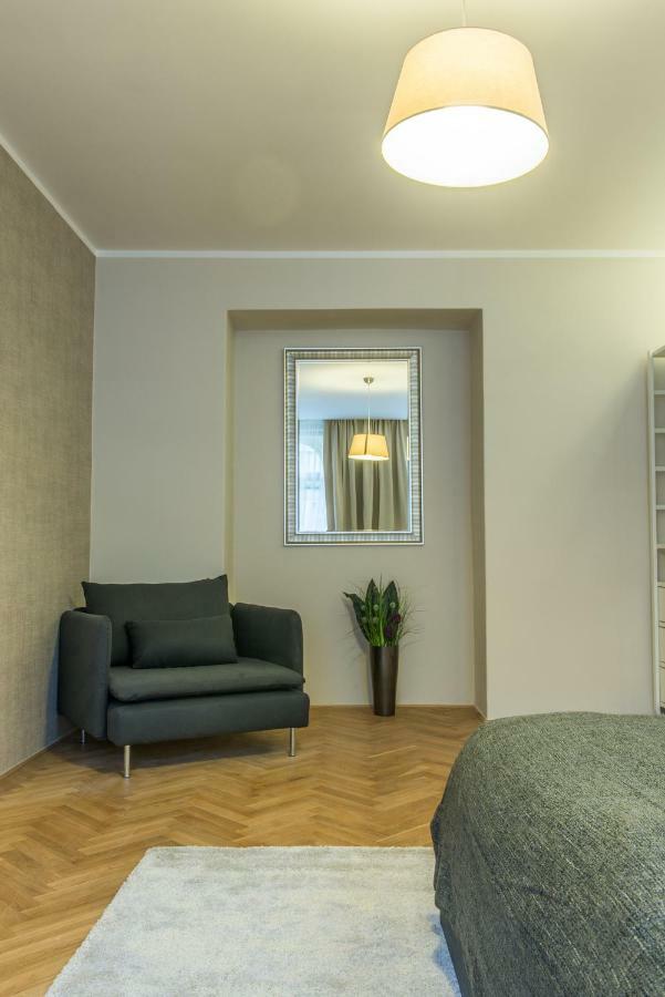 Exclusive 3 Bedroom Top-Notch Flat, Great Location Prague Exterior photo